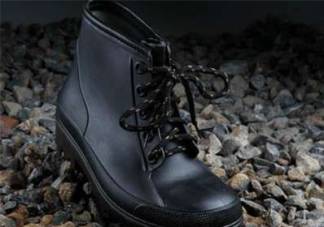 Ankle Boot With Laces